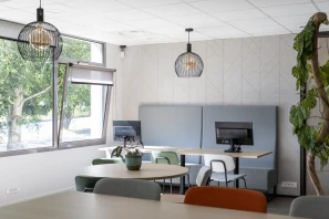 Open Space - 74650 - 10 postes - 200€