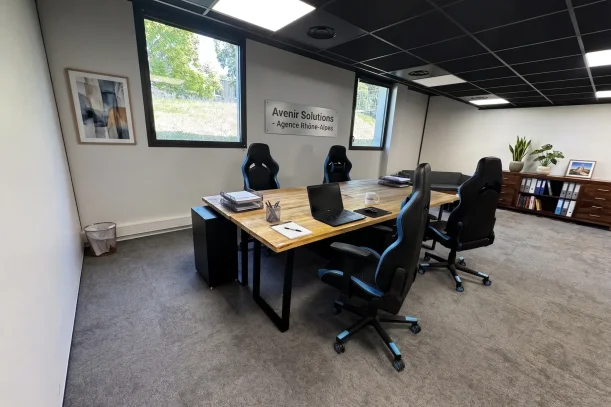 Bureau privé - 69800 - 8 postes - 850€