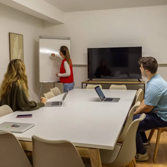 Bureau privé 27 m² 8 postes Coworking Avenue du Général Michel Bizot Paris 75012 - photo 4