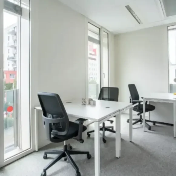 Bureau privé 7 m² 2 postes Coworking Mail Pablo Picasso Nantes 44000 - photo 4