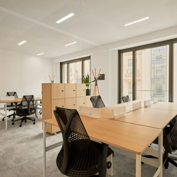 Bureau privé 21 m² 6 postes Coworking Rue du Faubourg Saint-Honoré Paris 75008 - photo 1