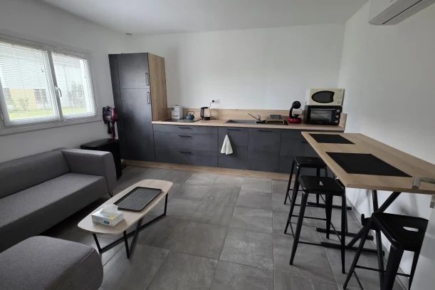 Open Space - 86360 - 1 poste - 200€