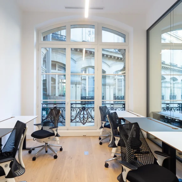 Bureau privé 12 m² 4 postes Coworking Avenue de la République Paris 75011 - photo 1