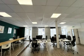 Espace indépendant - 75002 - 20 postes - 8900€