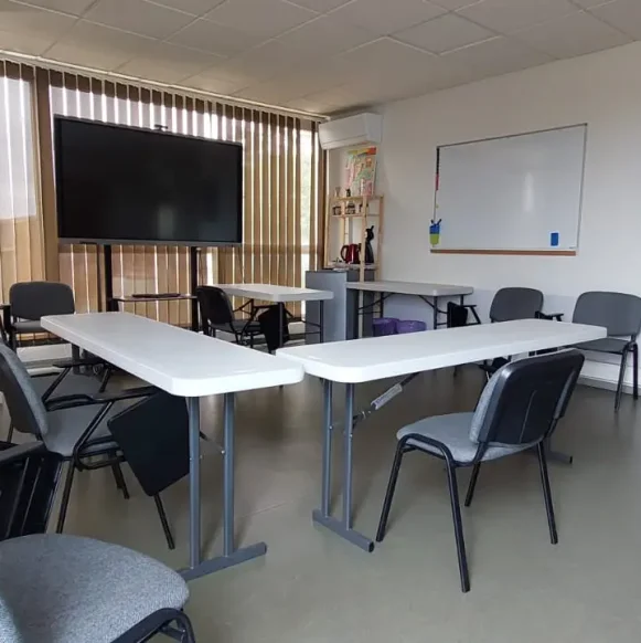 Bureau privé 16 m² 2 postes Coworking Chemin de la Chasse Colomiers 31770 - photo 1