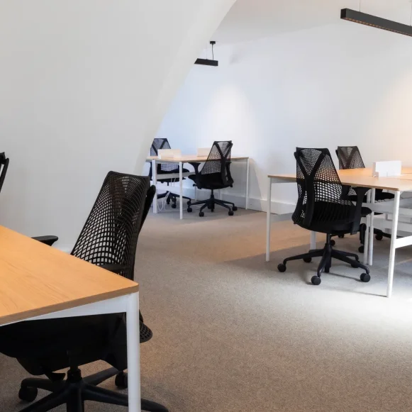 Espace indépendant 253 m² 53 postes Location bureau Rue Cambacérès Paris 75008 - photo 1