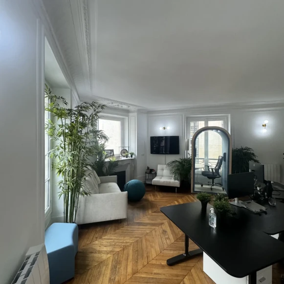 Bureau privé 35 m² 4 postes Location bureau Rue Laffitte Paris 75009 - photo 3