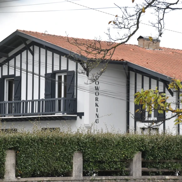 Open Space 44 postes Location bureau Rue du Bois Belin Pyrénées-Atlantiques 64600 - photo 13