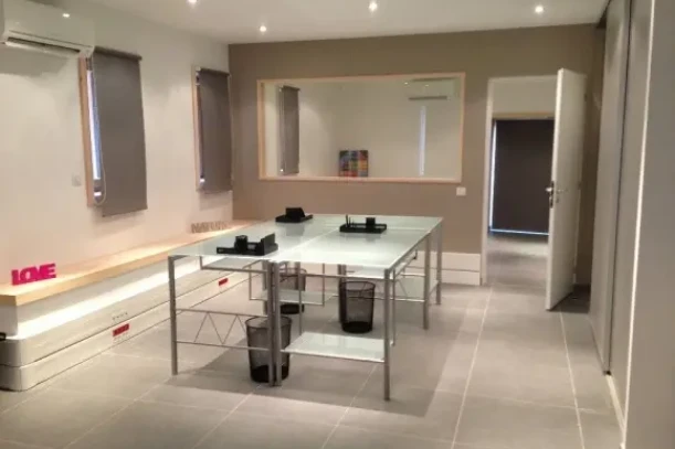 Open Space - 38360 - 4 postes - 150€