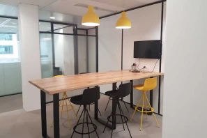 Open Space - 92130 - 30 postes - 250€