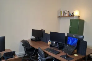 Espace indépendant - 75014 - 8 postes - 4900€