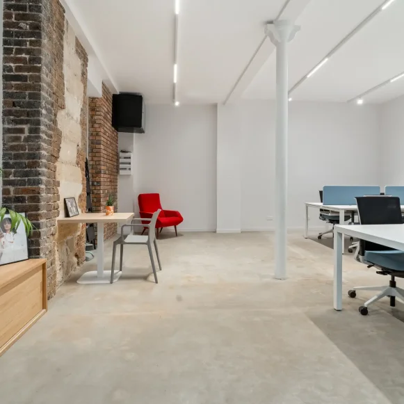 Bureau privé 50 m² 12 postes Location bureau Rue Saint-Antoine Paris 75004 - photo 3