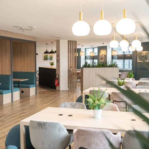 Bureau privé 18 m² 4 postes Coworking Rue de Luxembourg Lille 59800 - photo 6