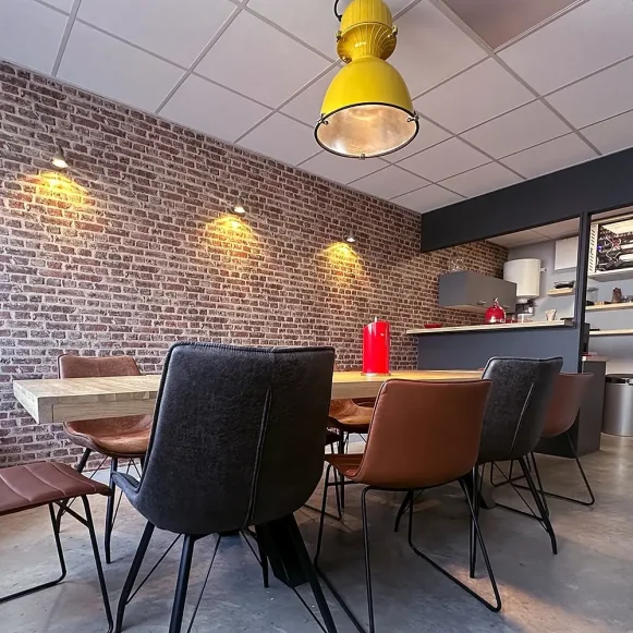 Bureau privé 22 m² 4 postes Location bureau Rue Virginie Hériot La Rochelle 17000 - photo 1
