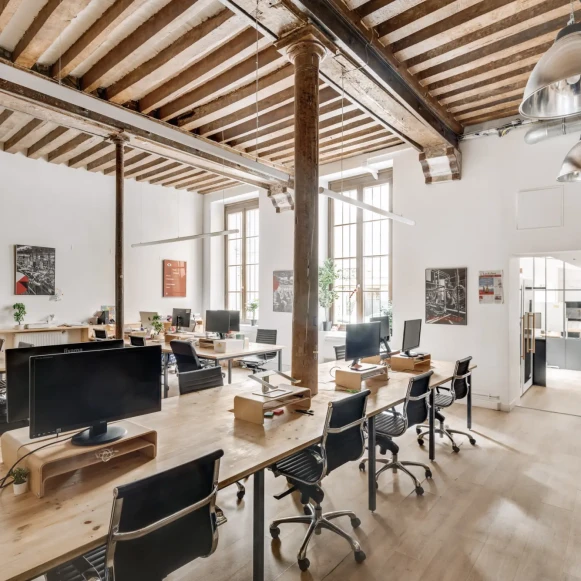Espace indépendant 240 m² 35 postes Location bureau Rue du Vertbois Paris 75003 - photo 2