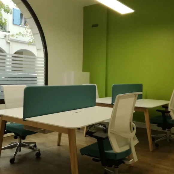 Bureau privé 18 m² 4 postes Location bureau Rue Jean Mermoz Rueil-Malmaison 92500 - photo 1