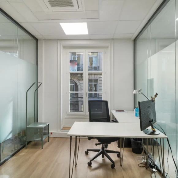 Bureau privé 9 m² 2 postes Coworking Rue de la Chaussée d'Antin Paris 75009 - photo 1