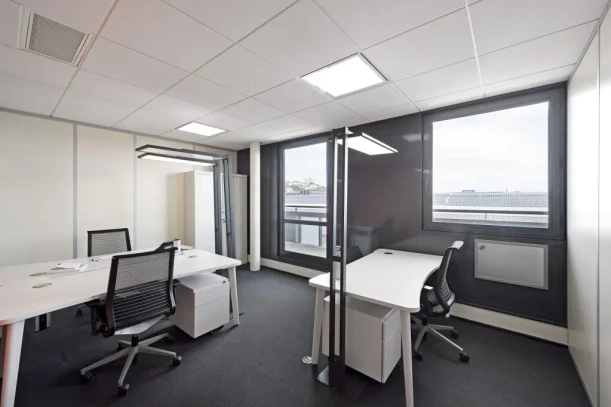 Bureau privé - 69002 - 3 postes - 1300€