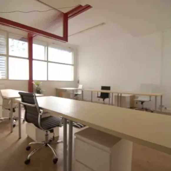 Open Space  5 postes Coworking Rue Buffon Nantes 44000 - photo 2