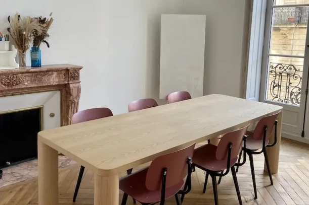 Open Space - 33000 - 7 postes - 300€