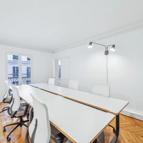 Espace indépendant 158 m² 20 postes Location bureau Rue de Provence Paris 75009 - photo 3