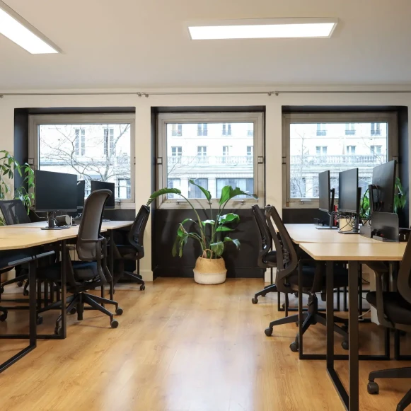 Bureau privé 34 m² 10 postes Coworking Boulevard de Strasbourg Paris 75010 - photo 1