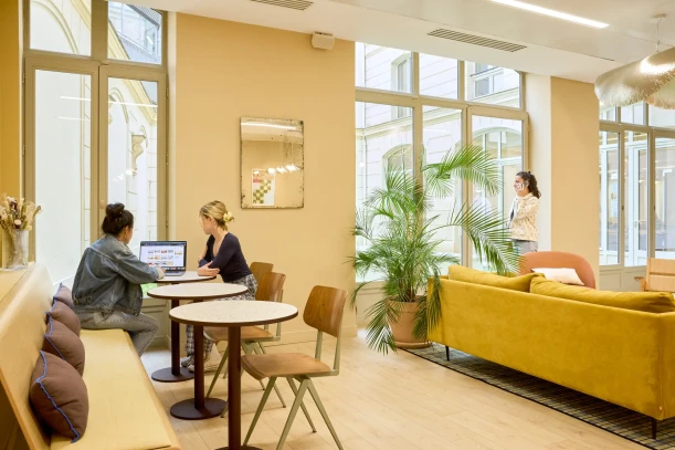 Espace indépendant - 75008 - 54 postes - 50760€