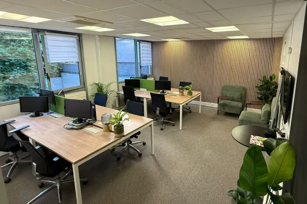 Bureau privé - 92300 - 10 postes - 2500€