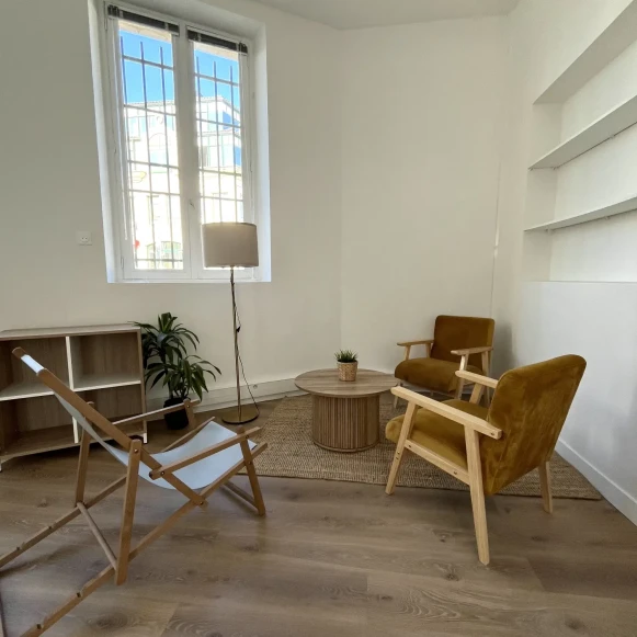 Bureau privé 12 m² 2 postes Location bureau Cours Saint-Louis Bordeaux 33300 - photo 3