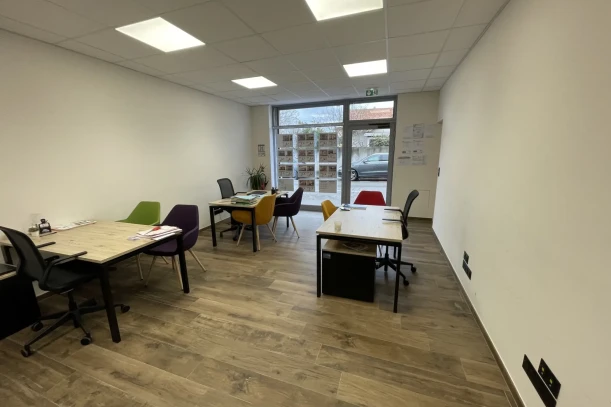 Espace indépendant - 13012 - 5 postes - 1000€