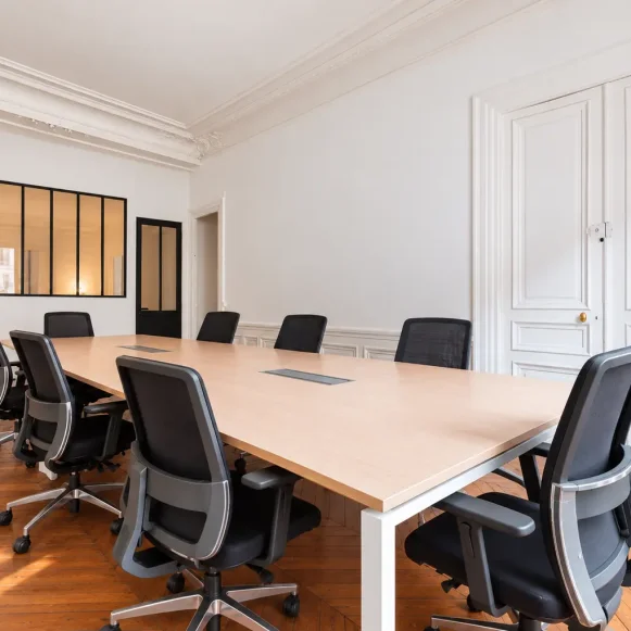 Bureau privé 50 m² 8 postes Coworking Avenue du Coq Paris 75009 - photo 3