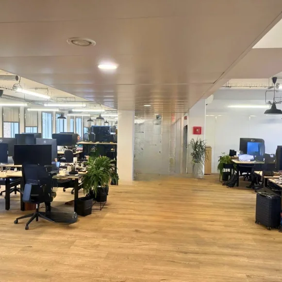 Espace indépendant 550 m² 46 postes Coworking Quai de Valmy Paris 75010 - photo 6