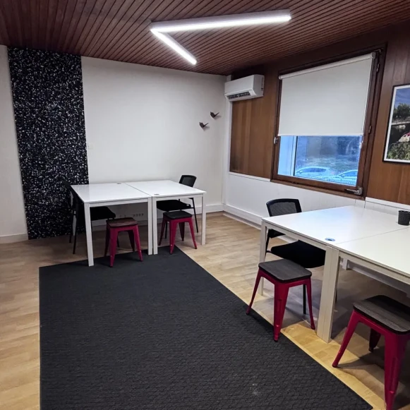 Bureau privé 22 m² 8 postes Location bureau Impasse Ampère La Roche-sur-Yon 85000 - photo 2
