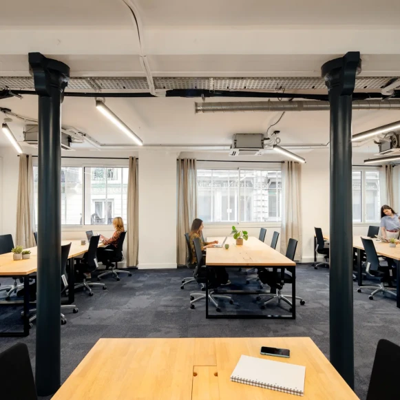 Espace indépendant 210 m² 32 postes Location bureau Rue Richer Paris 75009 - photo 1