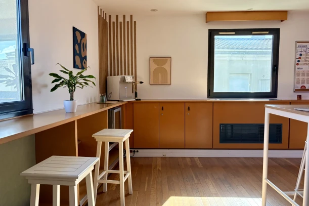 Open Space - 30000 - 10 postes - 220€