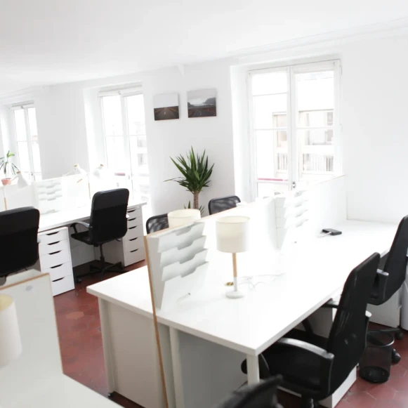 Espace indépendant 84 m² 15 postes Location bureau Rue Commines Paris 75003 - photo 2