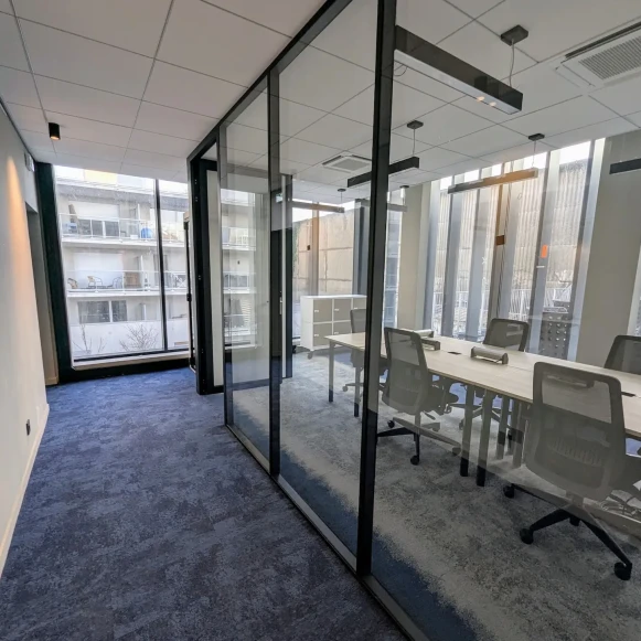 Bureau privé 16 m² 5 postes Location bureau Avenue Raymonde Chauvet Nantes 44300 - photo 2