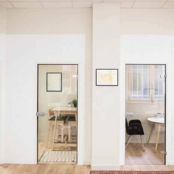 Bureau privé 12 m² 3 postes Location bureau Rue de Clichy Paris 75009 - photo 3
