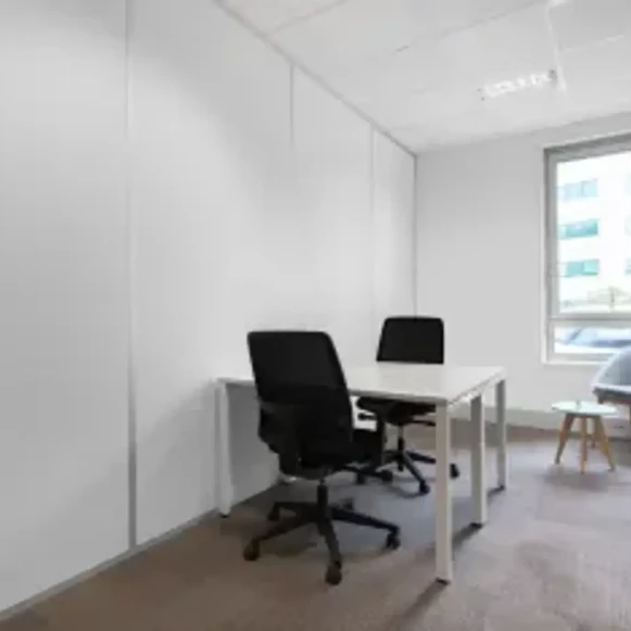 Bureau privé 8 m² 3 postes Location bureau Place des Nymphéas Villepinte 93420 - photo 6