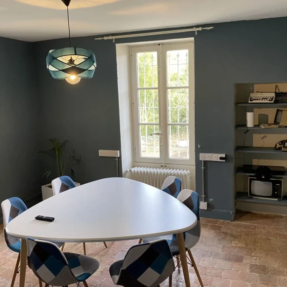 Bureau privé 22 m² 4 postes Coworking Rue des Sables Pont-Saint-Martin 44860 - photo 1