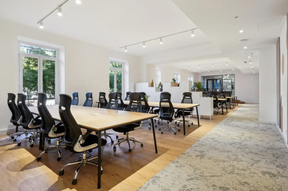 Le Saint-Lazare Place de Clichy