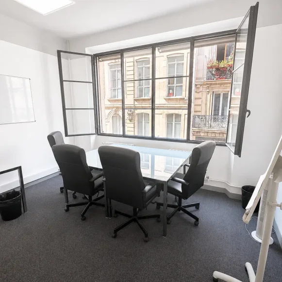 Bureau privé 14 m² 5 postes Location bureau Rue de Richelieu Paris 75002 - photo 1
