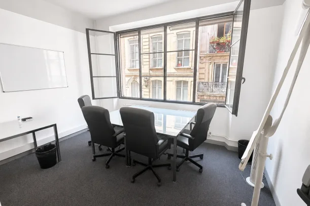 Bureau privé - 75002 - 5 postes - 2250€