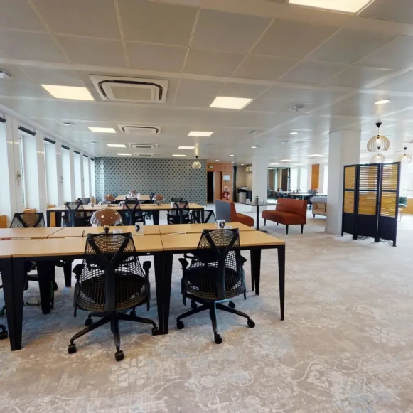 Bureau privé 8 m² 2 postes Coworking Avenue de la Grande Armée Paris 75017 - photo 2