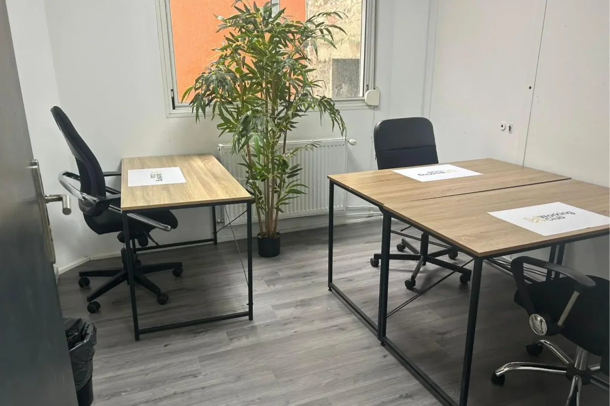 Bureau privé - 93100 - 3 postes - 450€