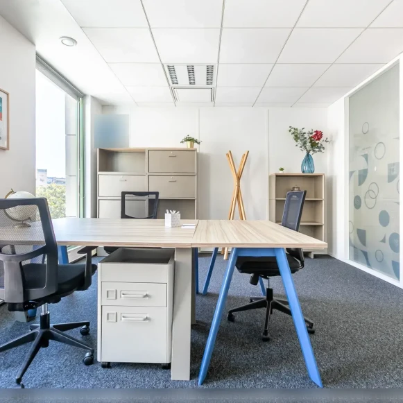 Bureau privé 19 m² 4 postes Coworking Boulevard du Grand Cerf Poitiers 86000 - photo 1