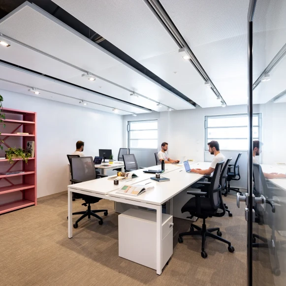 Bureau privé 28 m² 8 postes Location bureau Boulevard Voltaire Paris 75011 - photo 1