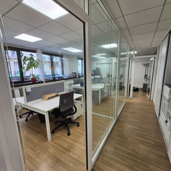 Bureau privé 12 m² 2 postes Coworking Rue Louise Michel Levallois-Perret 92300 - photo 2