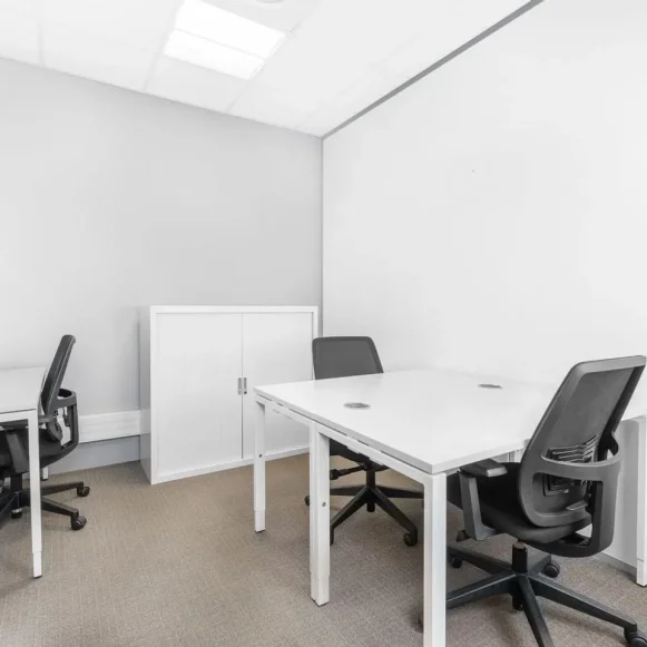 Bureau privé 19 m² 5 postes Coworking Boulevard du Mont d'Est Noisy-le-Grand 93160 - photo 2
