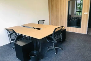 Bureau privé - 44800 - 26 postes - 8515€